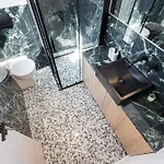 Echo Piata Victoriei Sanador بوخارست
