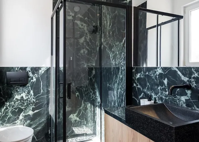 Echo Piata Victoriei Sanador Bukarest